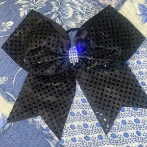 250. 10* NWT 8” Large hair bow with diamonds on top